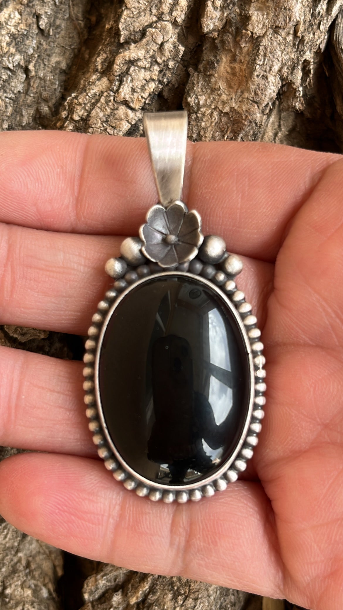 Black onyx pendent