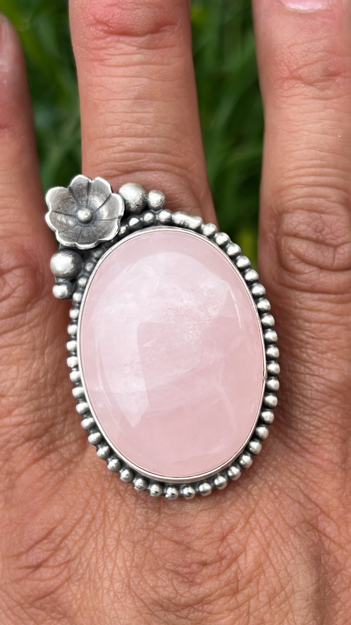 Rose quartz flower ring